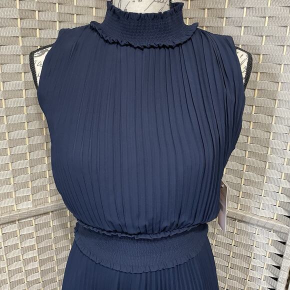 Nanette Lepore Sleeveless Pleated Dress Size 6 Navy High Smocked Neck Waist NEW - Picture 4 of 11
